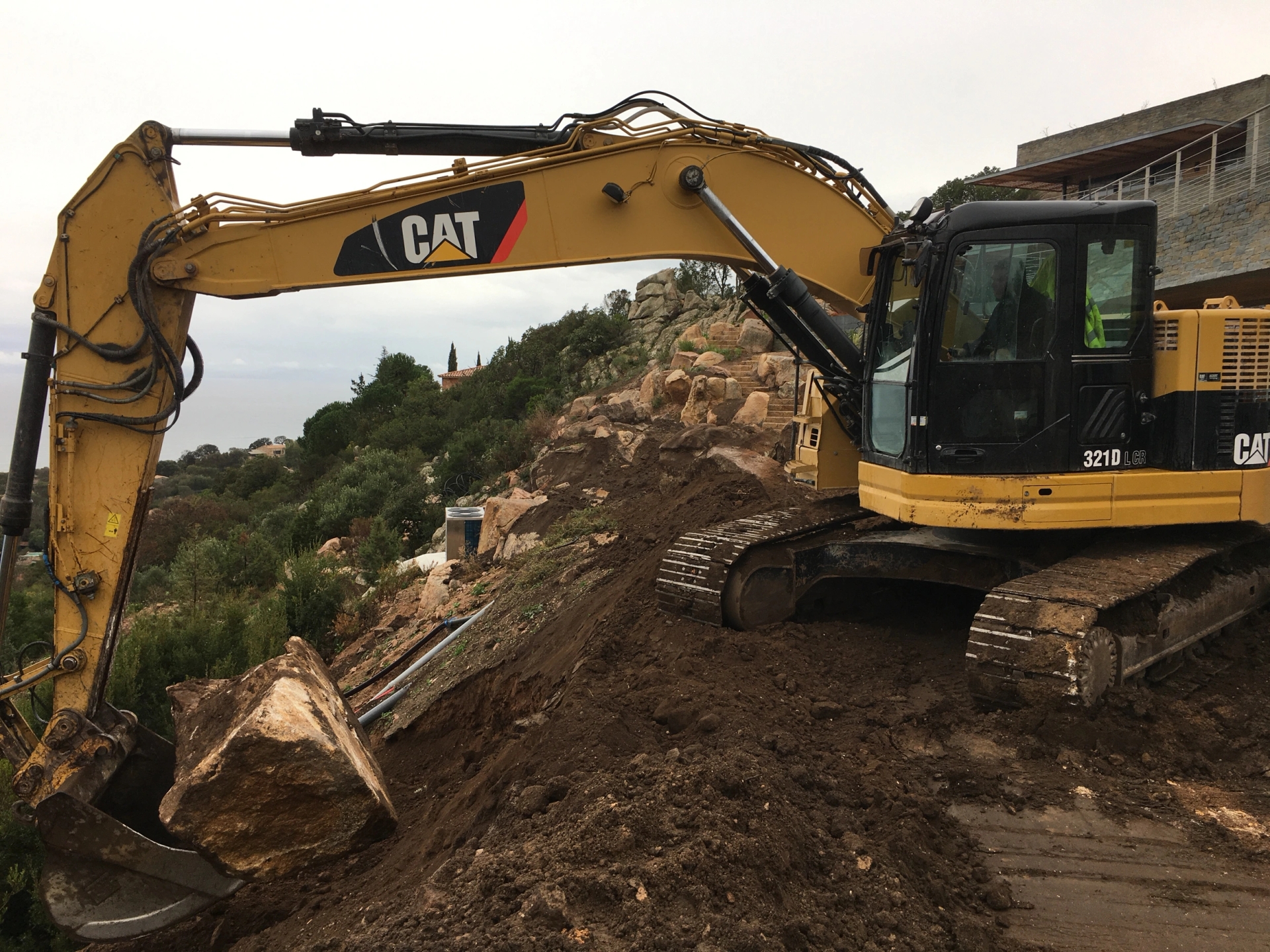 Mise en forme de jardin par sud paysages, paysagiste à Porto-Vecchio